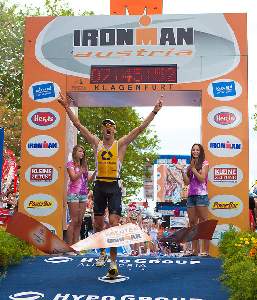 Marino Vanhoenacker smashes Ironman World Record